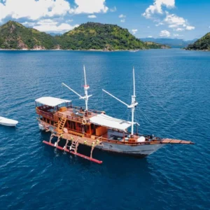 Open Trip - 1D Komodo & Sunset Trip by Fast Wooden Boat