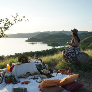 Sunrise Hill Picnic Labuan Bajo